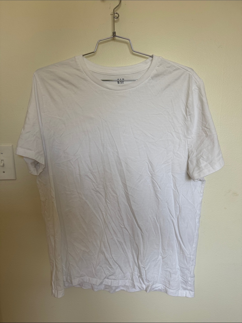 GAP White Short Sleeve Crewneck Tee